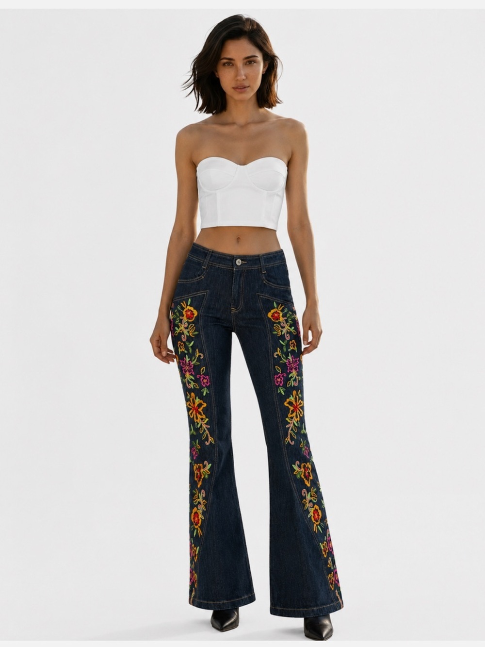 Vintage Escada dark blue denim flared jeans with floral embroidery Y2K
